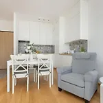 Business Apartment Pkp Aleje Jerozolimskie By Noclegi Renters